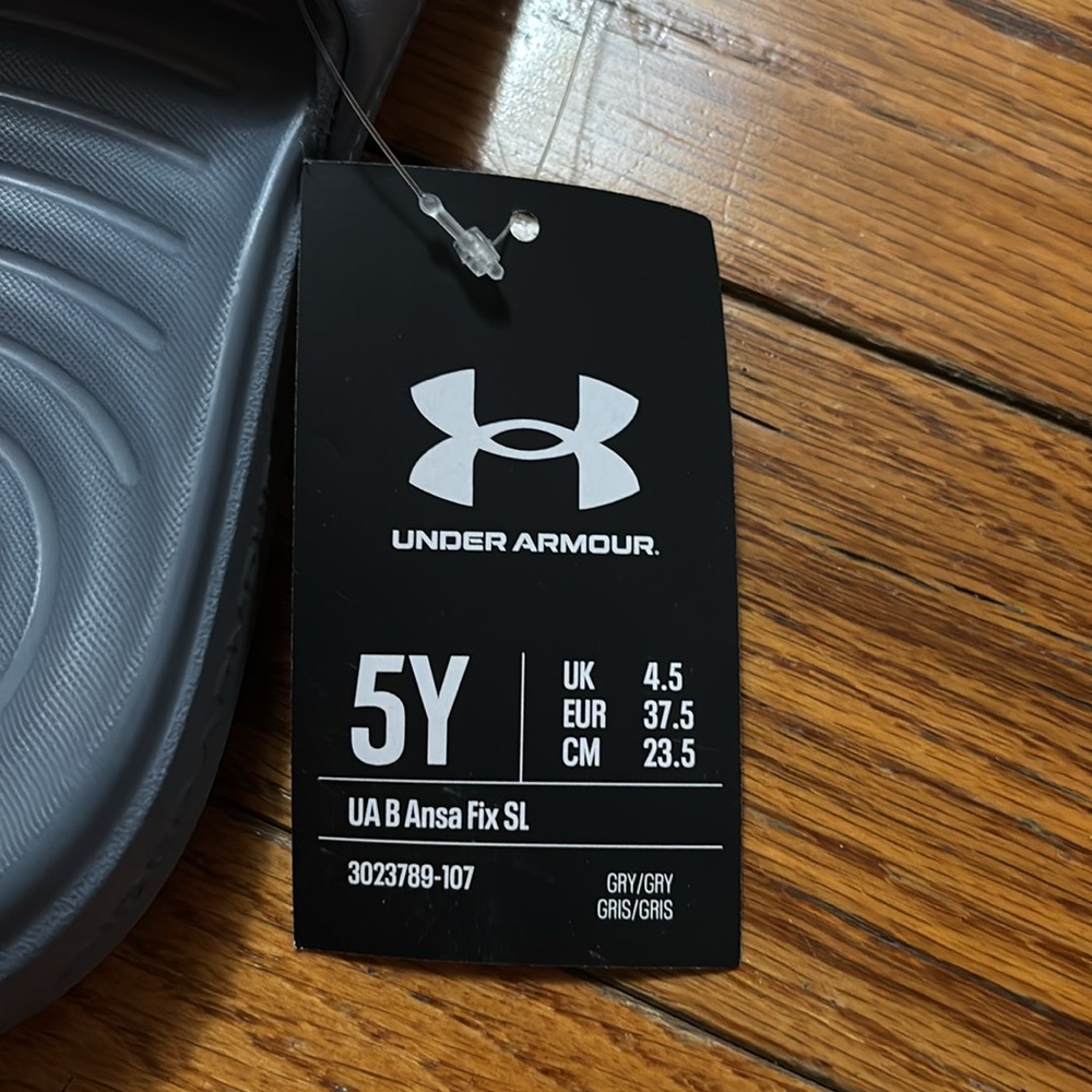 *** NEW *** Boys Under Armour Gray and Orange Slides - Picture 2 of 3